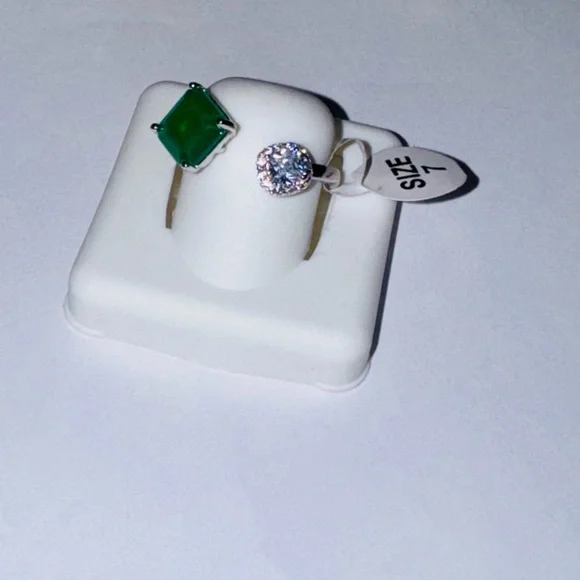 14k White Gold Vermeil Swarovski Crystal w/ Green Stone Custom made ring, Gift - Picture 3 of 6